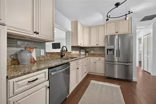 5127 62nd St N, Kenneth City, FL 33709 - Photo 9