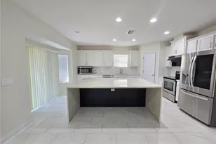 7855 Tuscany Woods Dr, Tampa, FL 33647 - Photo 9