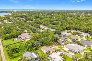 12756 Poinsettia Ave, Seminole, FL 33776 - Photo 37