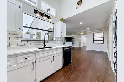 12756 Poinsettia Avenue, Seminole, FL 33776 - Photo 13
