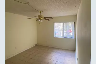 11720 Raintree Lake Lane #B, Tampa, FL 33617 - Photo 9