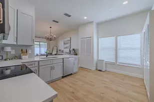304 Scarlet Oak Ct, Seffner, FL 33584 - Photo 9