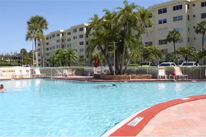 4725 Cove Circle #906, Saint Petersburg, FL 33708 - Photo 11