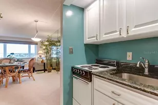 4725 Cove Cir, Saint Petersburg, FL 33708 - Photo 3