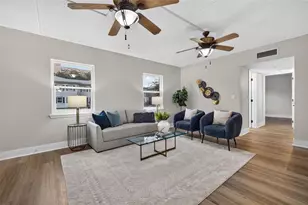 1190 Rue Des Chateaux, Saint Petersburg, FL 33707 - Photo 3