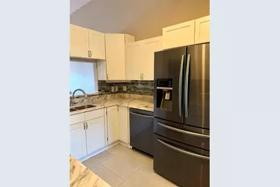 3330 Laurel Dale Drive, Tampa, FL 33618 - Photo 5