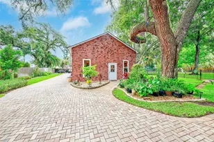 807 Centerbrook Dr, Brandon, FL 33511 - Photo 87