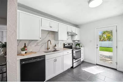 5931 Mangrove Street N, Saint Petersburg, FL 33703 - Photo 11