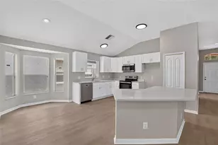8536 Canterbury Lake Blvd, Tampa, FL 33619 - Photo 23