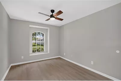 8536 Canterbury Lake Boulevard, Tampa, FL 33619 - Photo 9