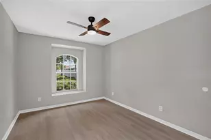 8536 Canterbury Lake Blvd, Tampa, FL 33619 - Photo 9