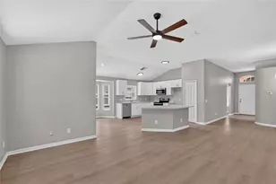 8536 Canterbury Lake Blvd, Tampa, FL 33619 - Photo 29