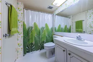 4750 Cove Cir, Saint Petersburg, FL 33708 - Photo 5