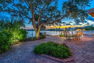 16102 4th St E, Redington Beach, FL 33708 - Photo 13