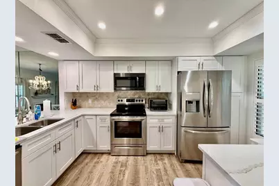 5220 S Russell Street #32, Tampa, FL 33611 - Photo 9
