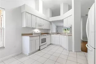 30830 Sade Ct, Wesley Chapel, FL 33545 - Photo 7
