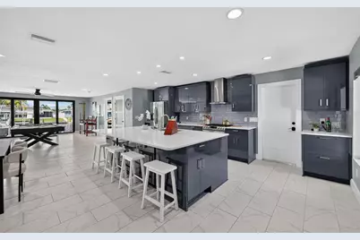 9622 NE Oak Street, Saint Petersburg, FL 33702 - Photo 5
