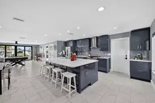 9622 NE Oak St, Saint Petersburg, FL 33702 - Photo 5