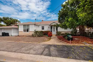 216 Punta Vista Dr, Saint Pete Beach, FL 33706 - Photo 7