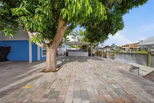 8722 Palisades Dr, Tampa, FL 33615 - Photo 39