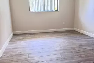 5555 Baywater Dr, Tampa, FL 33615 - Photo 11