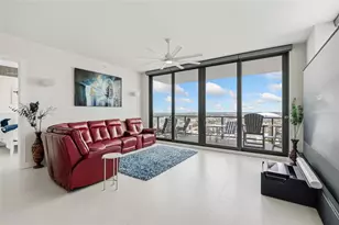 301 1st St S, Saint Petersburg, FL 33701 - Photo 17