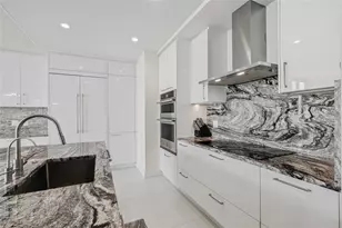 301 1st St S, Saint Petersburg, FL 33701 - Photo 7