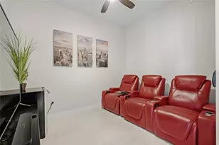 301 1st St S, Saint Petersburg, FL 33701 - Photo 53
