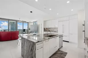 301 1st St S, Saint Petersburg, FL 33701 - Photo 5