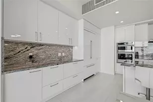 301 1st St S, Saint Petersburg, FL 33701 - Photo 9