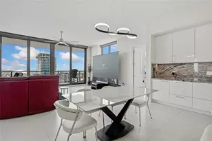 301 1st St S, Saint Petersburg, FL 33701 - Photo 13