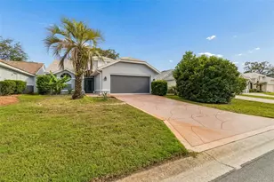 9376 French Quarters Cir, Weeki Wachee, FL 34613 - Photo 5