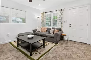 2151 44th Ave N, Saint Petersburg, FL 33714 - Photo 7