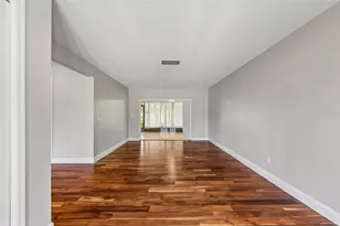 9237 Pebble Creek Dr, Tampa, FL 33647 - Photo 5