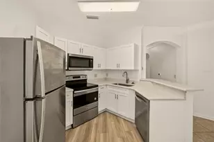 18138 Villa Creek Dr, Tampa, FL 33647 - Photo 9