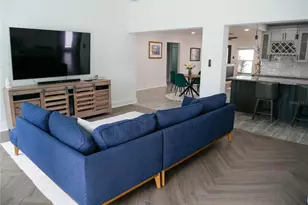 8280 32nd Ave N, Saint Petersburg, FL 33710 - Photo 17