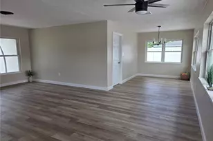 3066 66th Way N, Saint Petersburg, FL 33710 - Photo 9