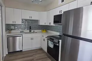 3066 66th Way N, Saint Petersburg, FL 33710 - Photo 11