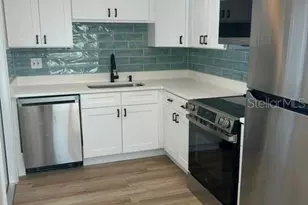 3066 66th Way N, Saint Petersburg, FL 33710 - Photo 3