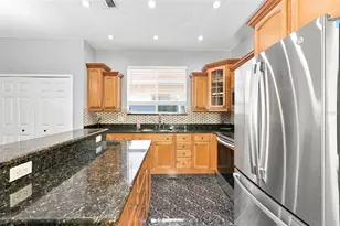514 Greg St, Valrico, FL 33594 - Photo 11