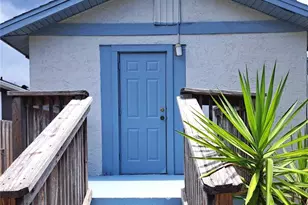 2657 Bayside Dr S, Saint Petersburg, FL 33705 - Photo 5