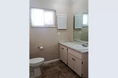 2657 Bayside Drive S, Saint Petersburg, FL 33705 - Photo 11