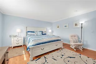 237 Sea Horse Dr SE, Saint Petersburg, FL 33705 - Photo 11
