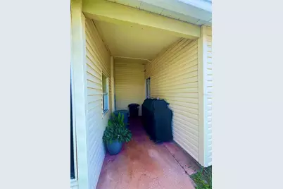5716 Pawnee Street, Zephyrhills, FL 33542 - Photo 5