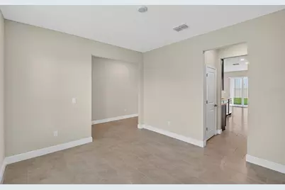 2546 Warren Acres Boulevard, Wesley Chapel, FL 33543 - Photo 7
