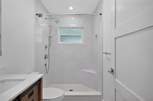 12501 St Charlotte Dr, Tampa, FL 33618 - Photo 31
