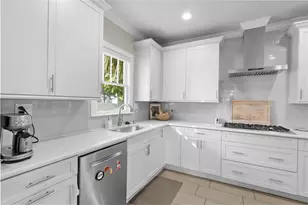 2943 W Bayshore Ct, Tampa, FL 33611 - Photo 15