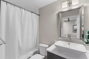 2943 W Bayshore Ct, Tampa, FL 33611 - Photo 51