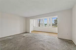 1900 68th St N, Saint Petersburg, FL 33710 - Photo 9