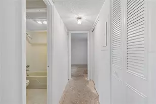 1900 68th St N, Saint Petersburg, FL 33710 - Photo 31